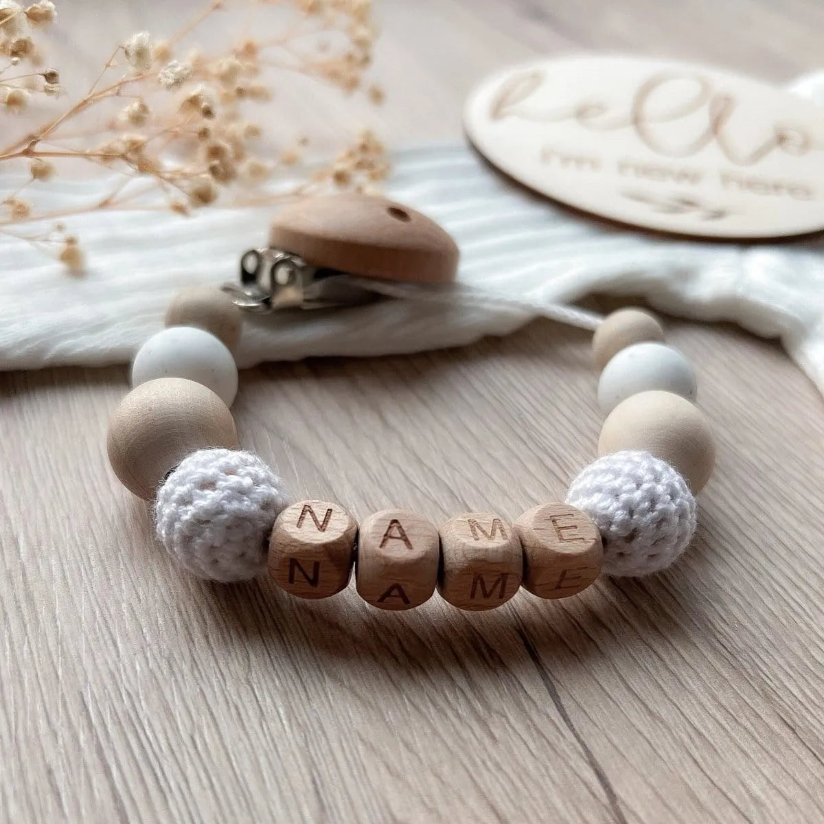 Kotenkram Schnullerkette mit Namen | weiß | Holz - und Silikonperlen S0623K0223