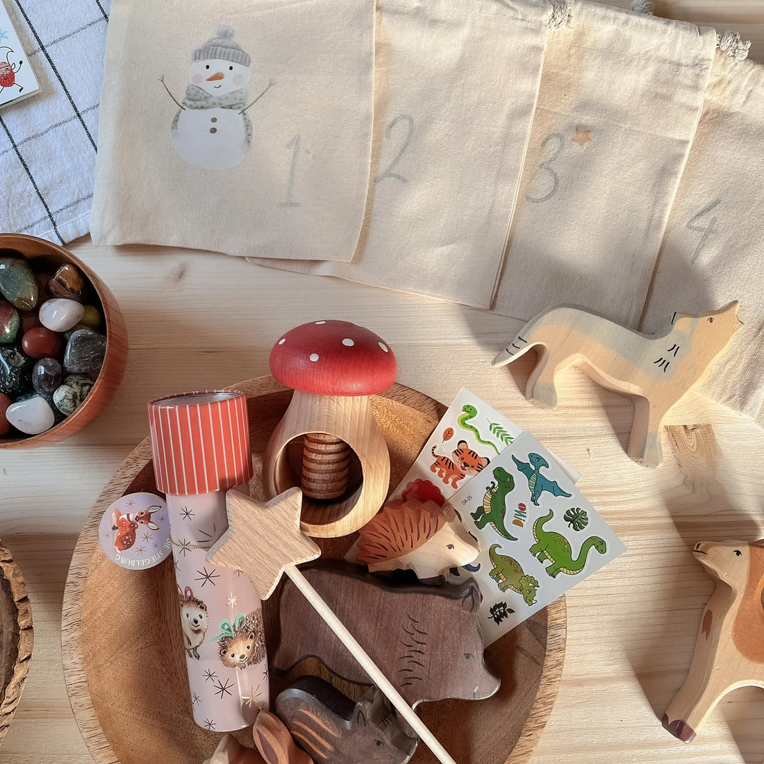 DIY-Adventskalender basteln – mit Bügelbildern und Baumwollsäckchen