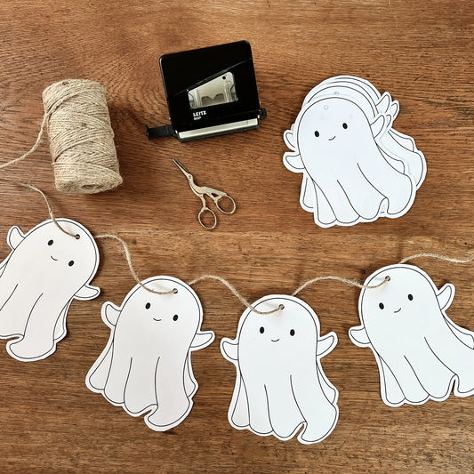 Halloween-Girlande basteln mit Kindern – Freebie & Anleitung