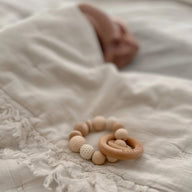 Greiflinge aus Holz für Babys – handgemachtes erstes Spielzeug mit Liebe gefertigt