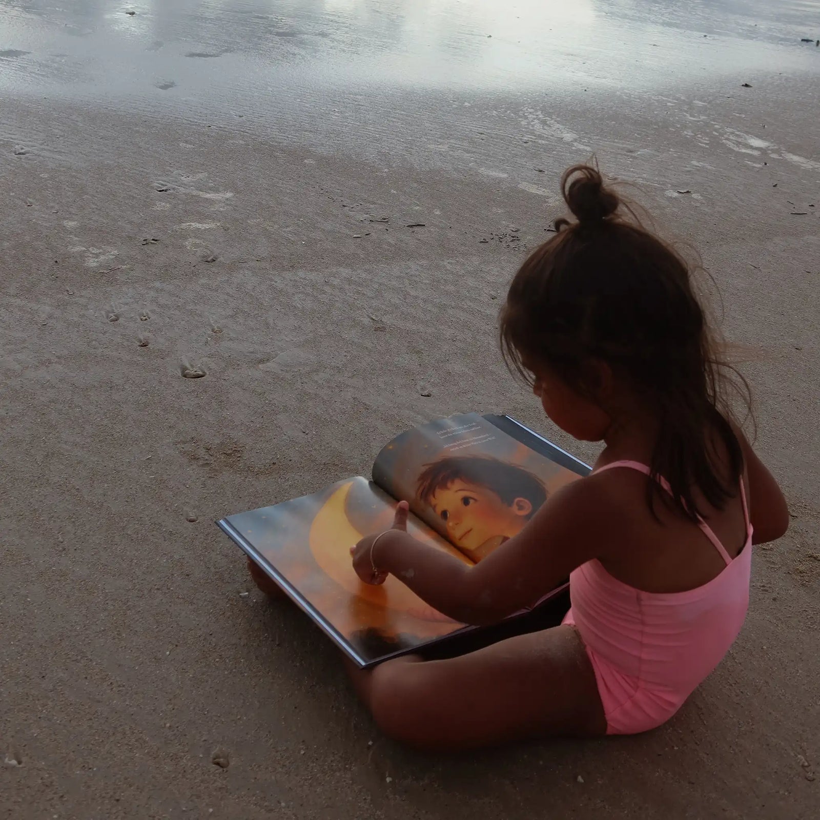 kinderbuch der mond, der vom himmel fiel a4 hardcover instagram @hontas ugc bild tailand anna linda