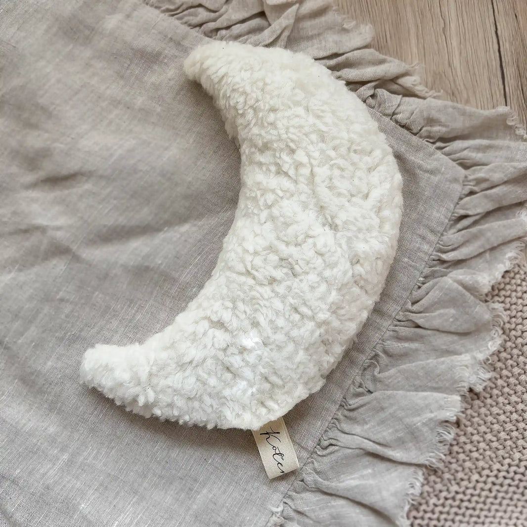 Kotenkram Traubenkernkissen klein | Teddyplüsch cremeweiß | Mondform K4222K0209