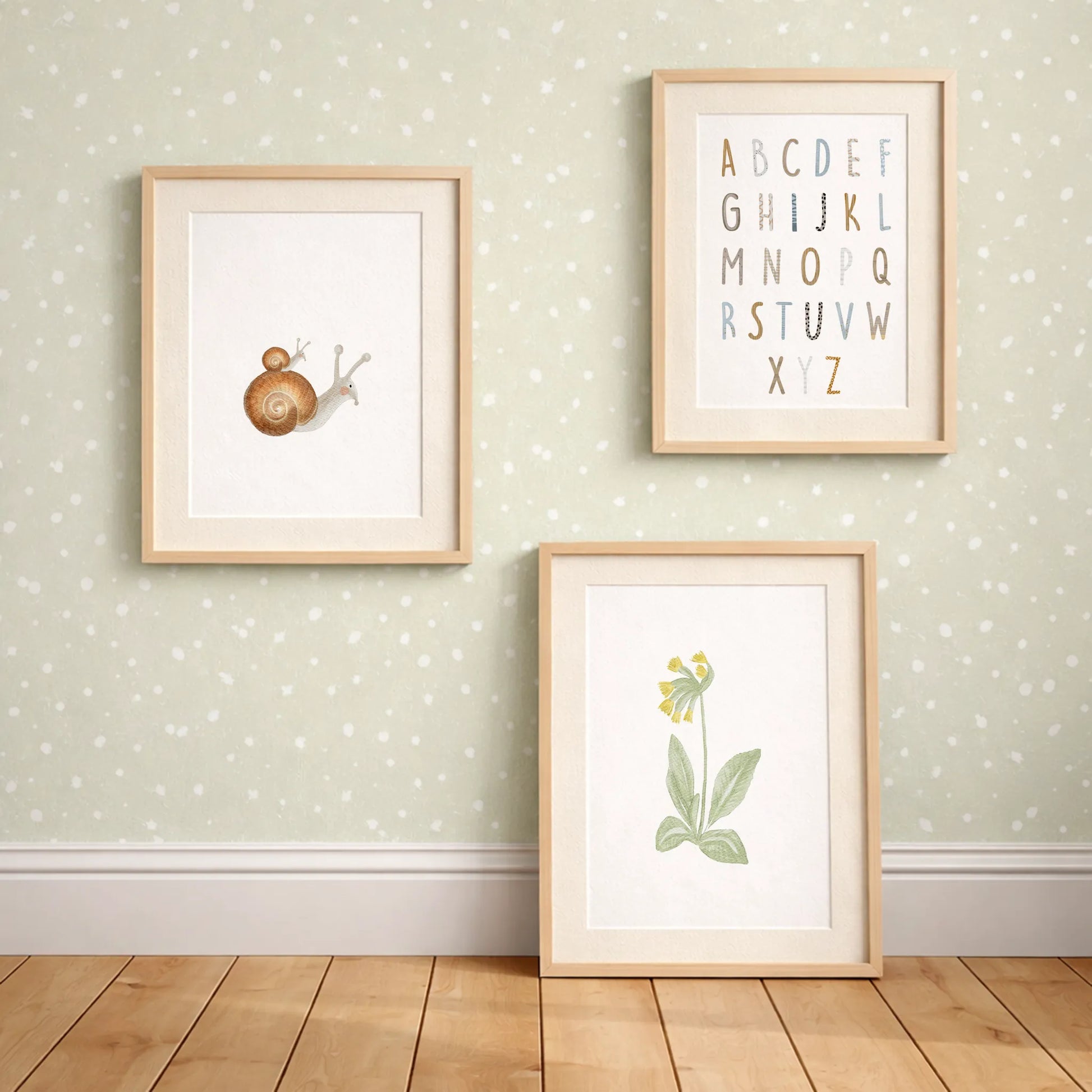 Buchstaben 'Poster ABC', Schnecken',  'Schlüsselblume' | Kinderzimmer Deko im Aquarell-Stil | DIN A4 - P0125K044-P5224K0465-P1524K0324D4