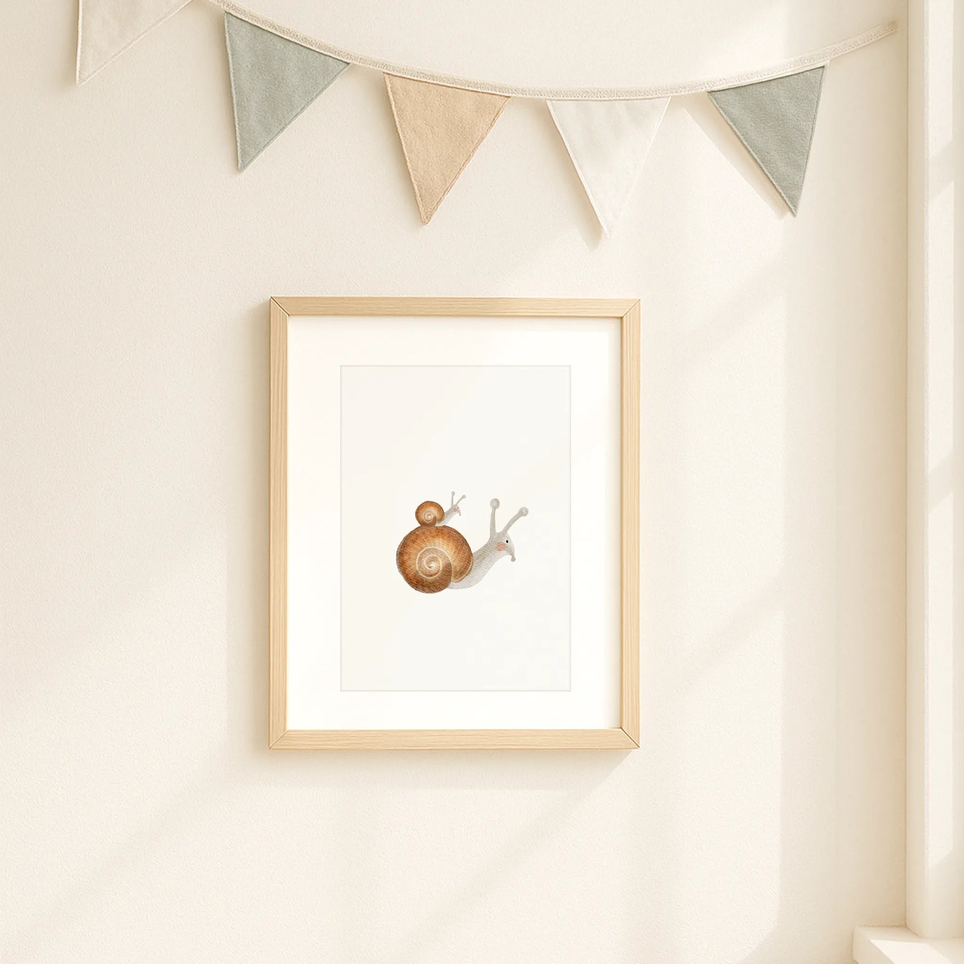 Kinderposter Schnecken Familie | DIN A4 Poster Deko Wandgestaltung Kinderzimmer Spielzimmer Aquarell P1524K0324D4