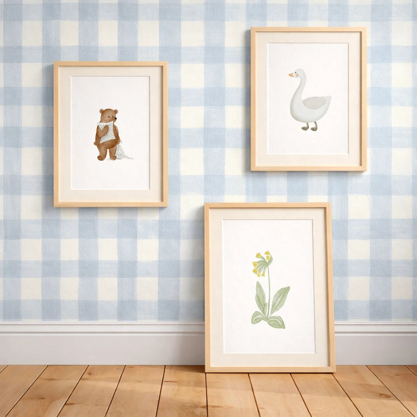 Kotenkram Poster 'Gans', 'Bär mit Schnuffeltuch', 'Schlüsselblume Blumen-Poster' | Kinderzimmer Deko | DIN A4 P5124K0454-P5224K0465-P0125K043