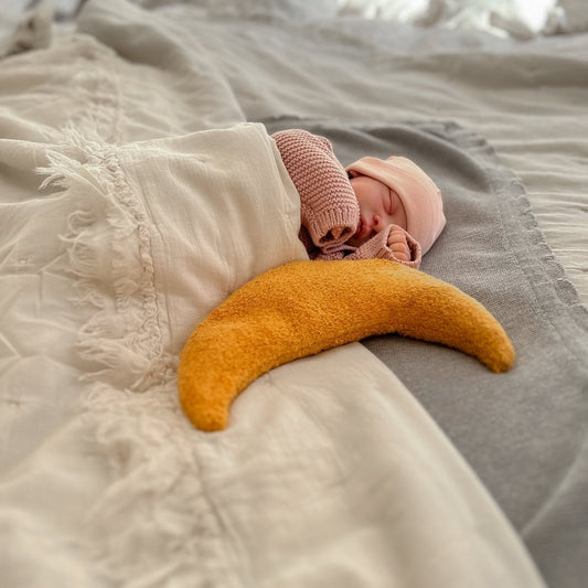 Kirschkernkissen Baby groß | Frottee senfgelb | Mondform Körnerkissen Kotenkram